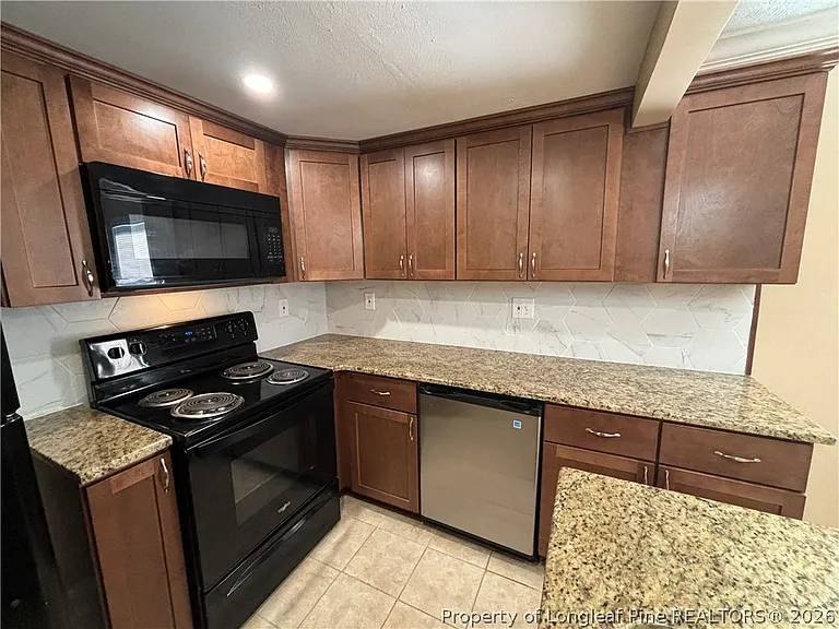 931 Fleetwood Dr — Photo 11