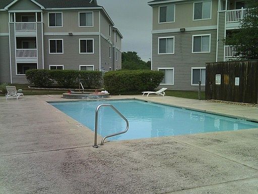 2nd image of 523 Southwest Pkwy APT 104