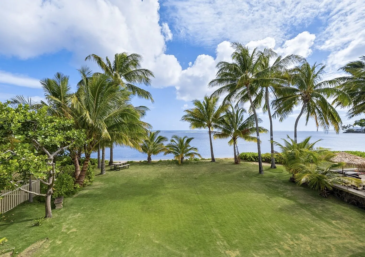 Honolulu Beachfront Retreat: Lux Beachfront Retreat w/ Ocean Views & Private Beach — Photo 3