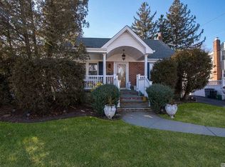 2350 Jefferson St, East Meadow, NY 11554