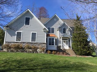10 Riviera Dr, Hopewell Junction, NY 12533