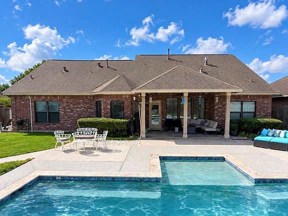 2nd image of 1437 S Bluebonnet Ln