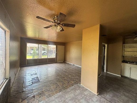5th image of 1556 E Fleetwood Dr