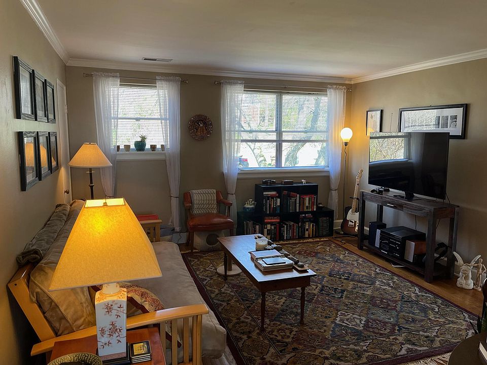 1st image of 2901 Blair Blvd APT B14