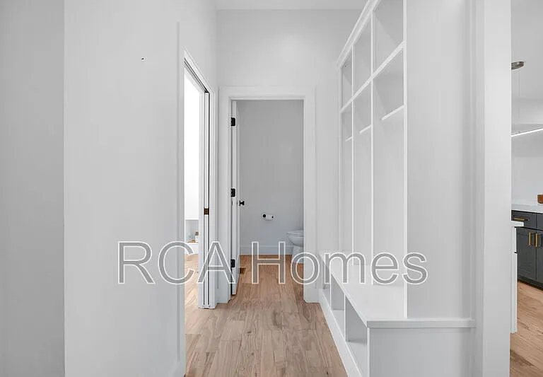 1225 Hoyt Ave — Photo 20