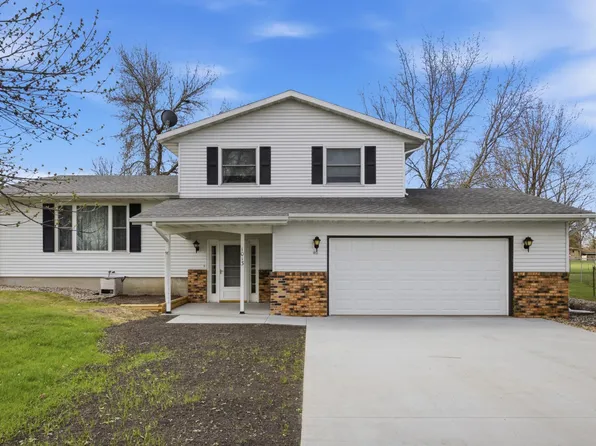 1013 63rd Ave N, Moorhead, MN 56560