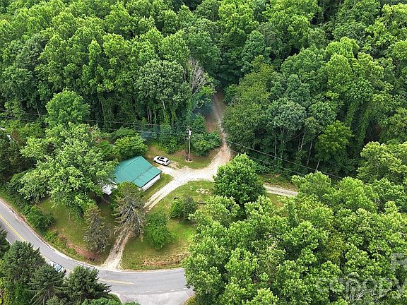 2nd image of 402 Sharon Rd