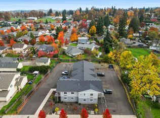 814 N 2nd St #A, Silverton, OR 97381