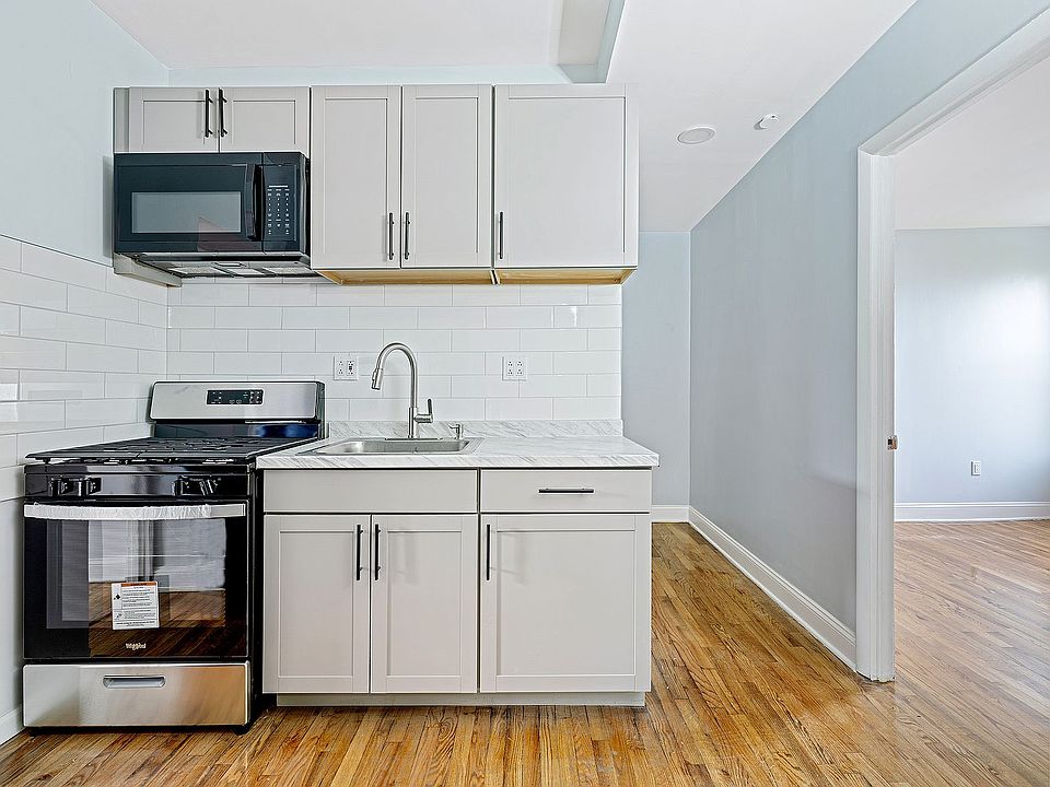 2nd image of 147 Lefferts Pl #4F