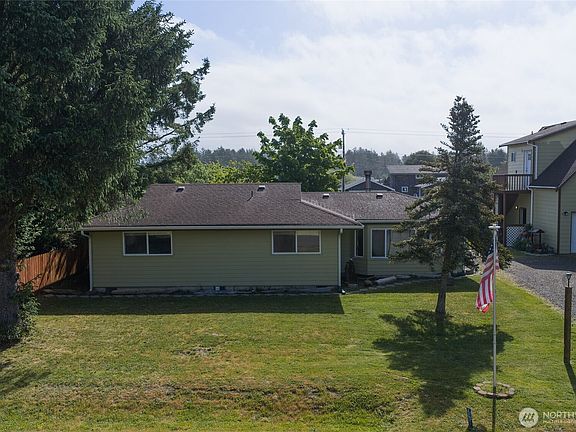 3rd image of 248 NW ensign Avenue