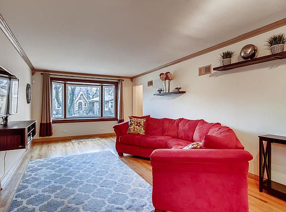 2nd image of 6051 N Marmora Ave