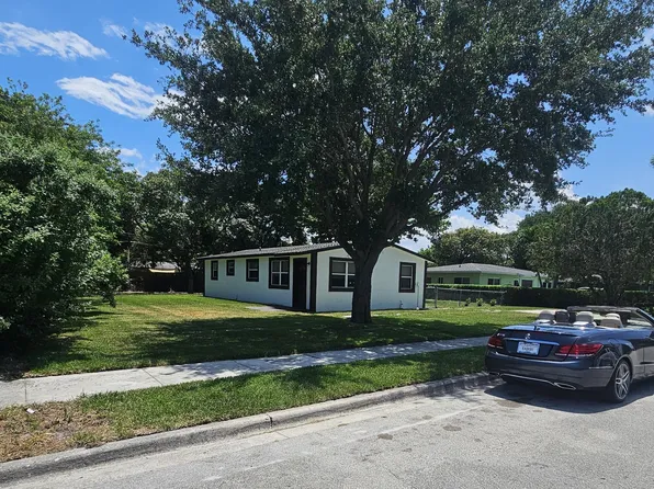 1605 W 10th Street, Riviera Beach, FL 33404