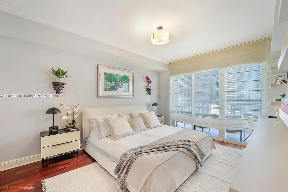 Building Photo - 801 Brickell Key Blvd #3204