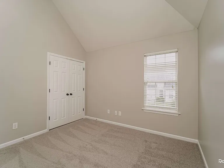 140 Dunnell Rd — Photo 12