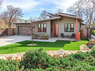 869 Sander Way, Ashland, OR 97520