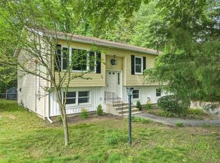 48 Lawnwood St, Springfield, MA 01119