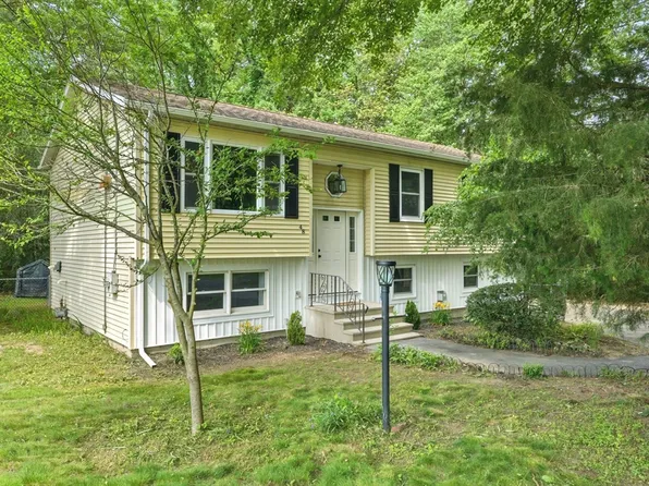 48 Lawnwood St, Springfield, MA 01119