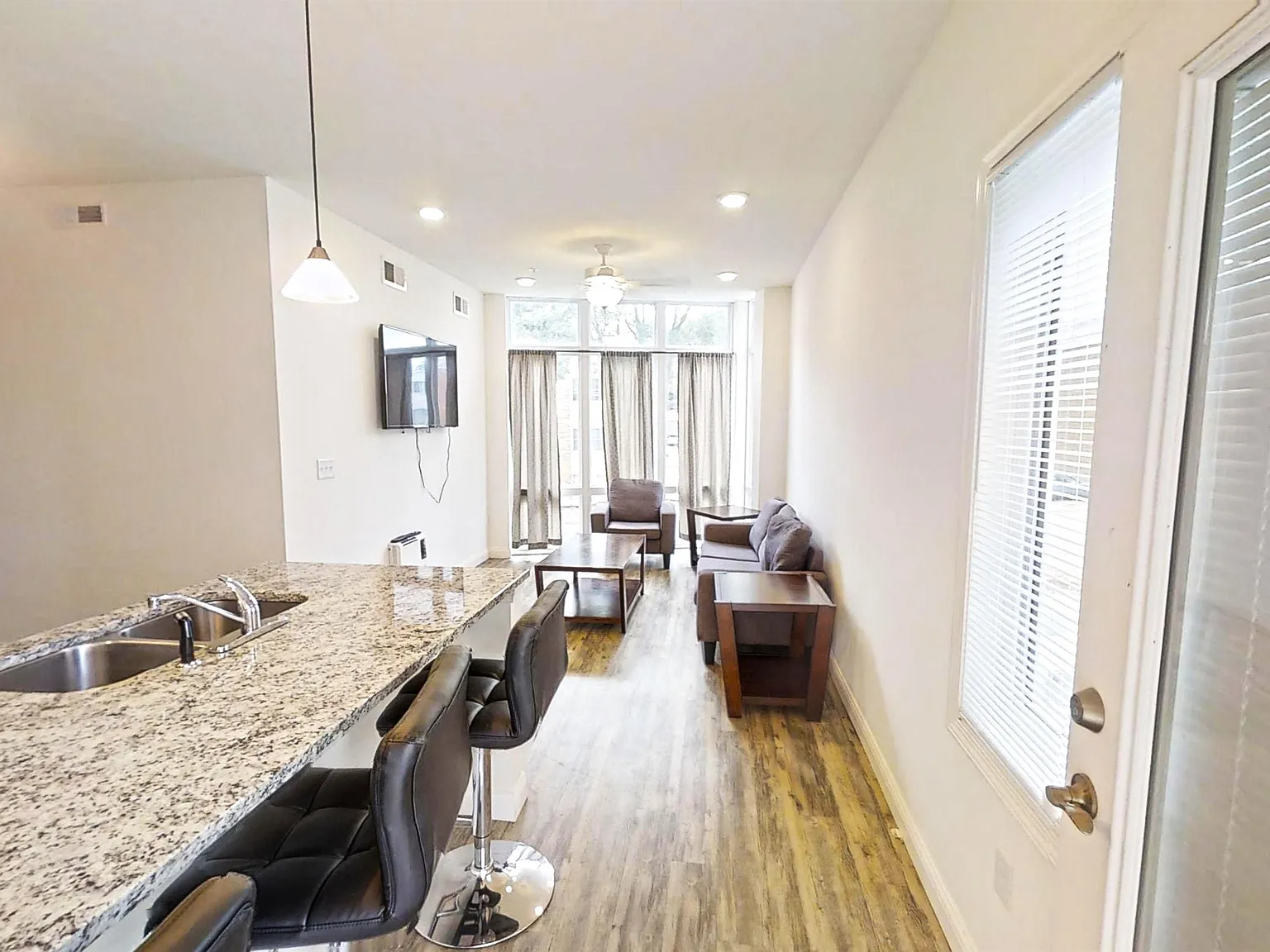 204 S Fifth St - 303 — Photo 4