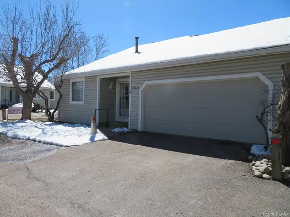 2812 S Heather Gardens Way #A, Aurora, CO 80014