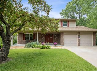 51 Great Lakes Dr, Saint Peters, MO 63376