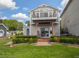 1728 S Hughes Rd, Brighton, MI 48114