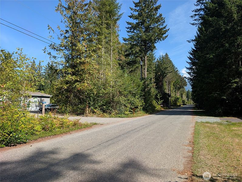 3rd image of 459 xx Baker Drive