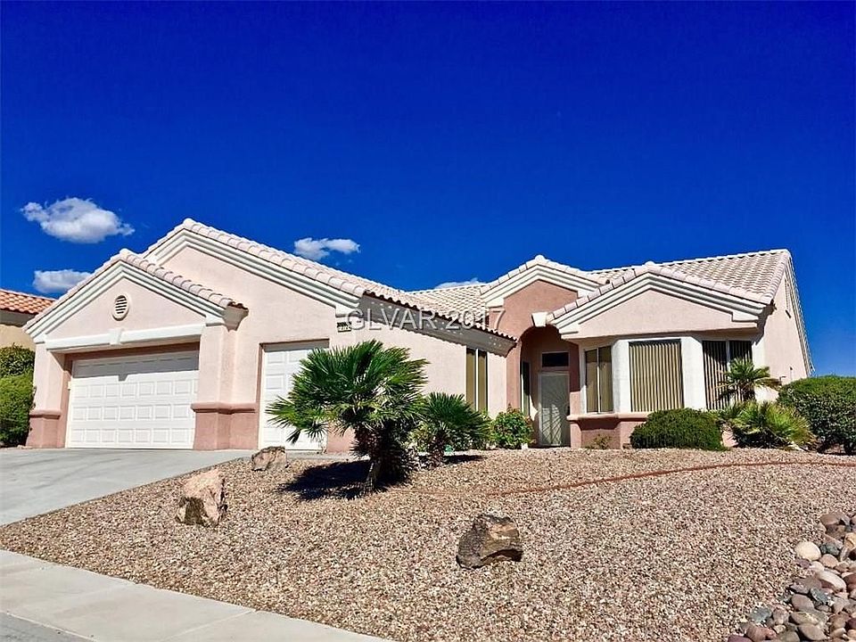 BEAUTIFUL SHERWOOD MODEL!  DESERT LANDSCAPING - ELEVATED LOT