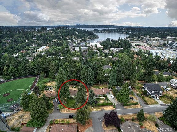 4th image of 337 106th Ave SE