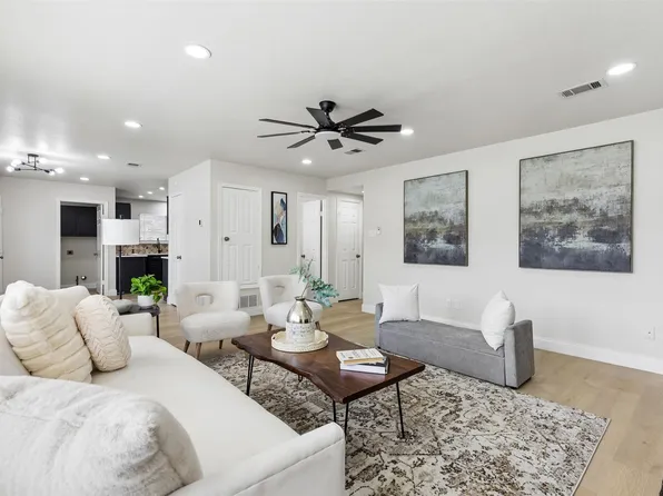 2069 Cameo Dr, Lewisville, TX 75067
