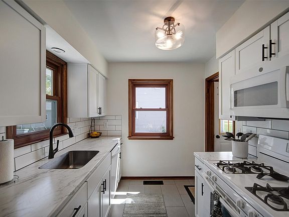 4th image of 3929 56th St
