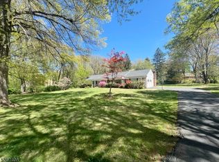 11 Dean Rd, Mendham, NJ 07945