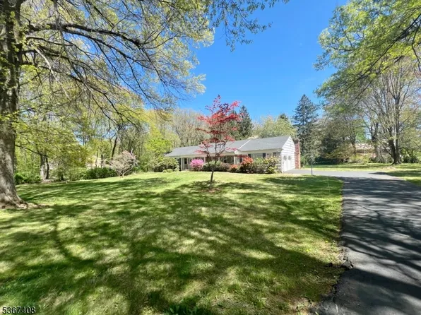 11 Dean Rd, Mendham, NJ 07945