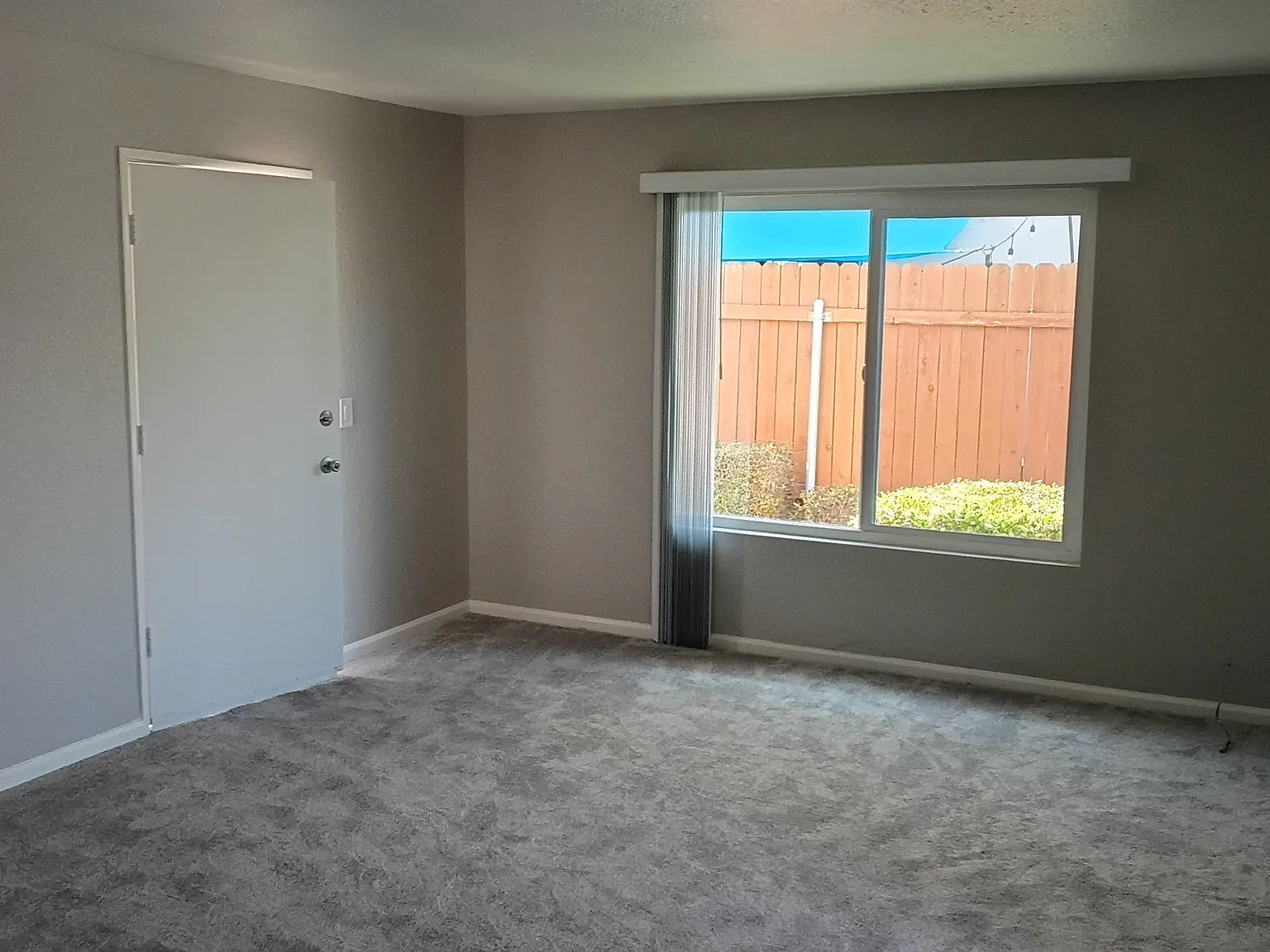 2 bed, 1000 sqft, $2,400 — Photo 4