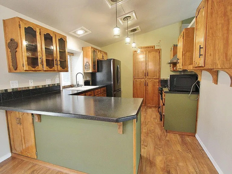 6153 N Portsmouth Ave — Photo 20