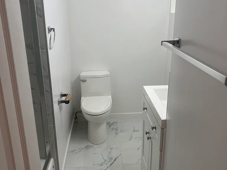 833 10th St #3 — Photo 3