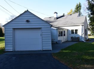 305 E Calumet Rd, Fox Pt, WI 53217