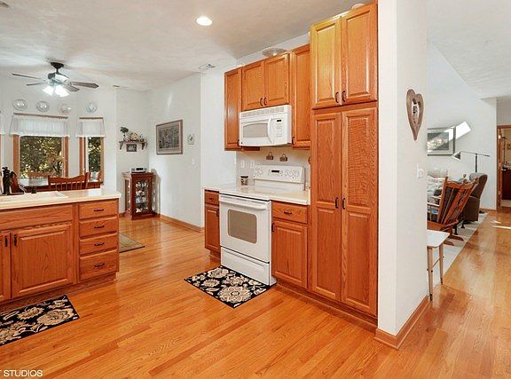 4th image of 3175 Woodland Dr #3175