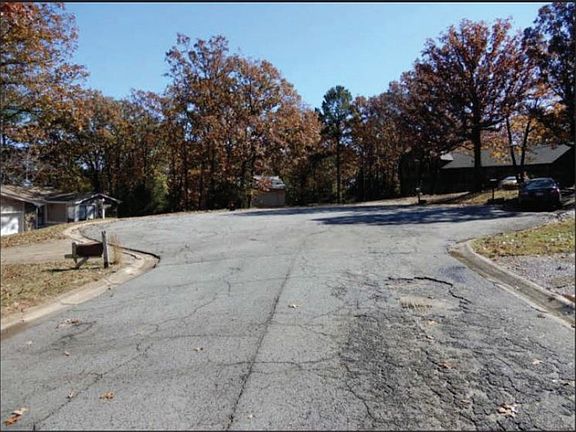 Exterior Neighborhood (street photo)