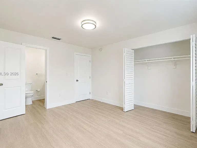 1670 W 42nd St #1672 — Photo 37