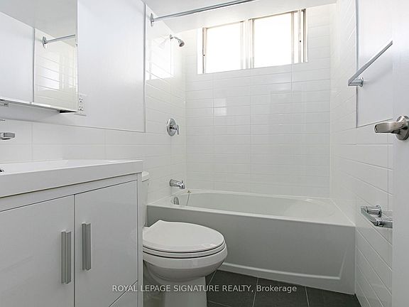 4th image of 525 Eglinton Ave E #601