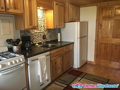 2nd image of 699 Idlewild St Unit 3