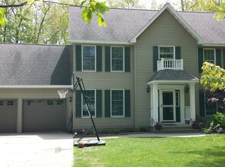7770 Tipperary Rd, Gladstone, MI 49837