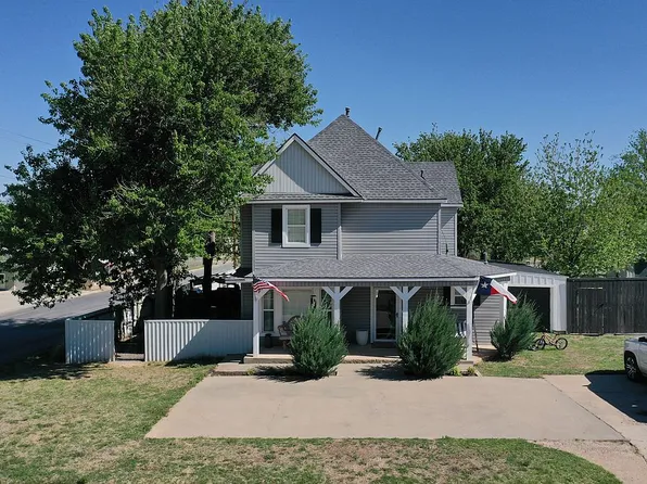 301 Hobart Ave, Canadian, TX 79014