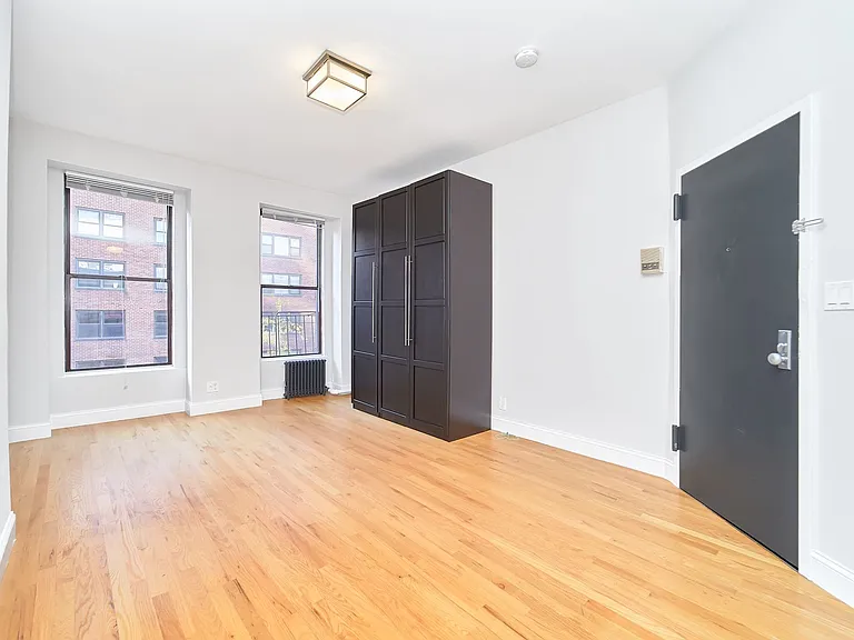 529 E 81st St #5D — Photo 5