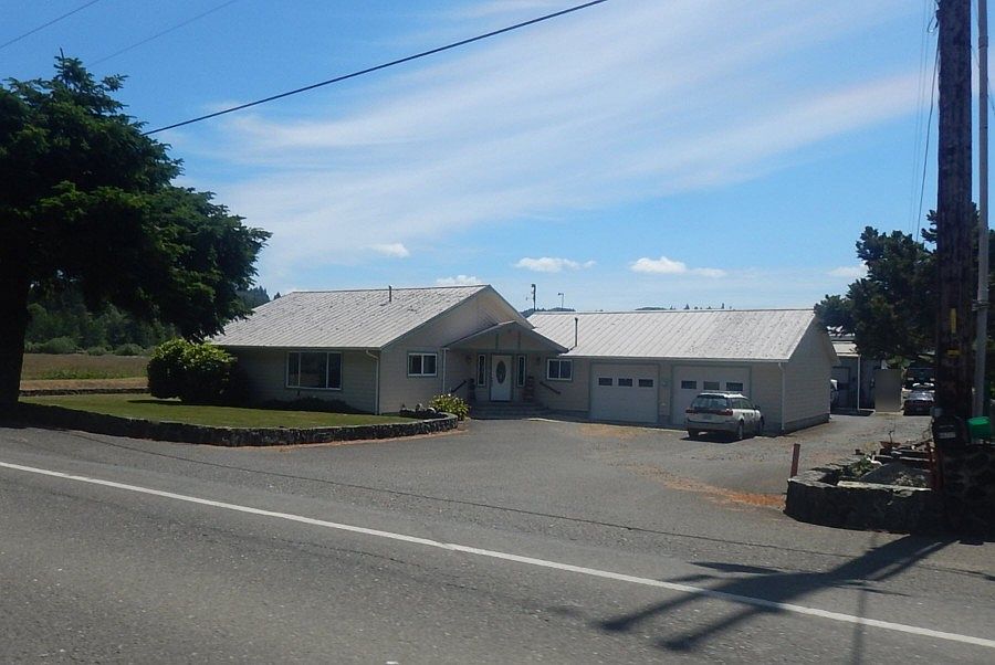 2nd image of 66777 N Bay Rd