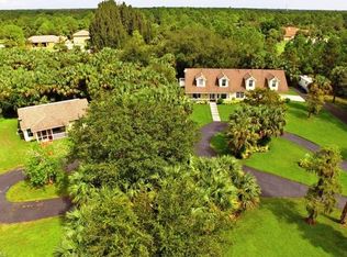 911 15th St SW, Naples, FL 34117