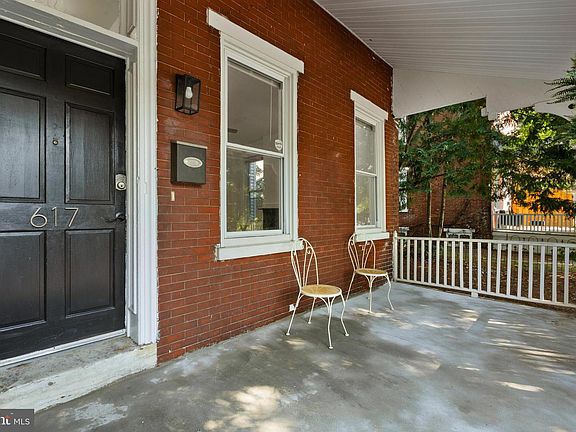 3rd image of 617 N Van Buren St