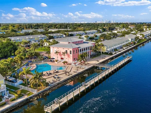 5146 Beach Dr SE APT C, Saint Petersburg, FL 33705