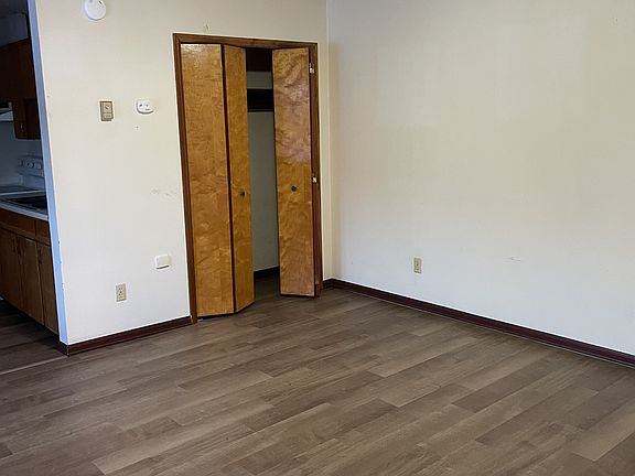 3rd image of 401 Slater St #1
