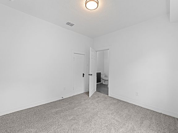 3rd image of 1103 E Woodin Blvd